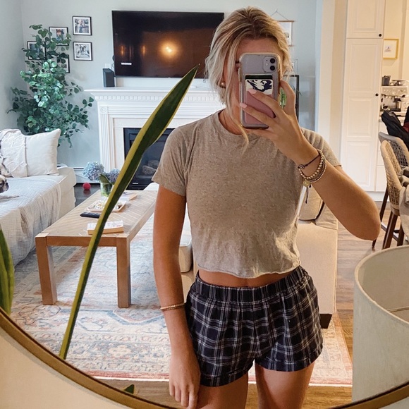 flash sale!! gray crop top - Picture 1 of 4